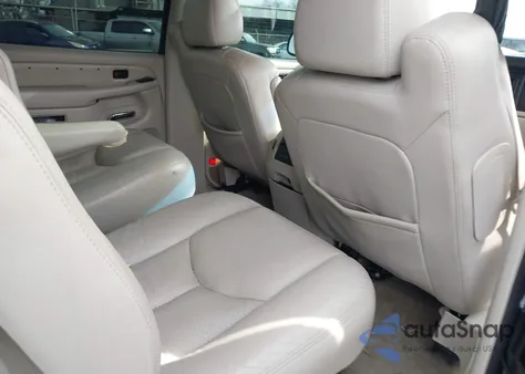 2006 Cadillac Escalade Standard z USA, uszkodzony, nr VIN 1GYEK63N76R124159